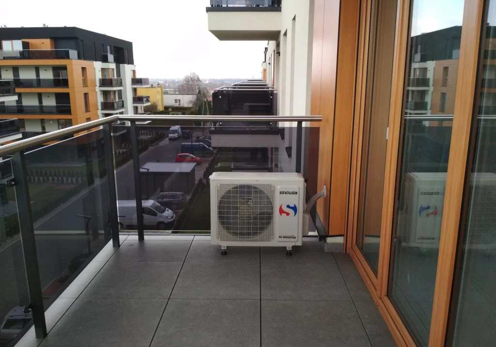 Montaż klimatyzacji w bloku - montaż na balkonie - klimatyzacja w mieszkaniu od alezimno.pl